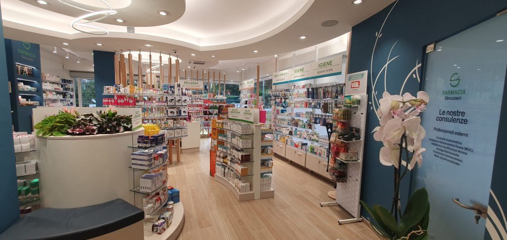 Progetto architettonico e di arredo curvilineo: per Now Progetto Farmacia un allestimento che è stato una vera sfida in termini di spazi espositivi – Now Farmacia Progetto architettonico e di arredo curvilineo: per Now Progetto Farmacia un allestimento che è stato una vera sfida in termini di spazi espositivi – Now Farmacia