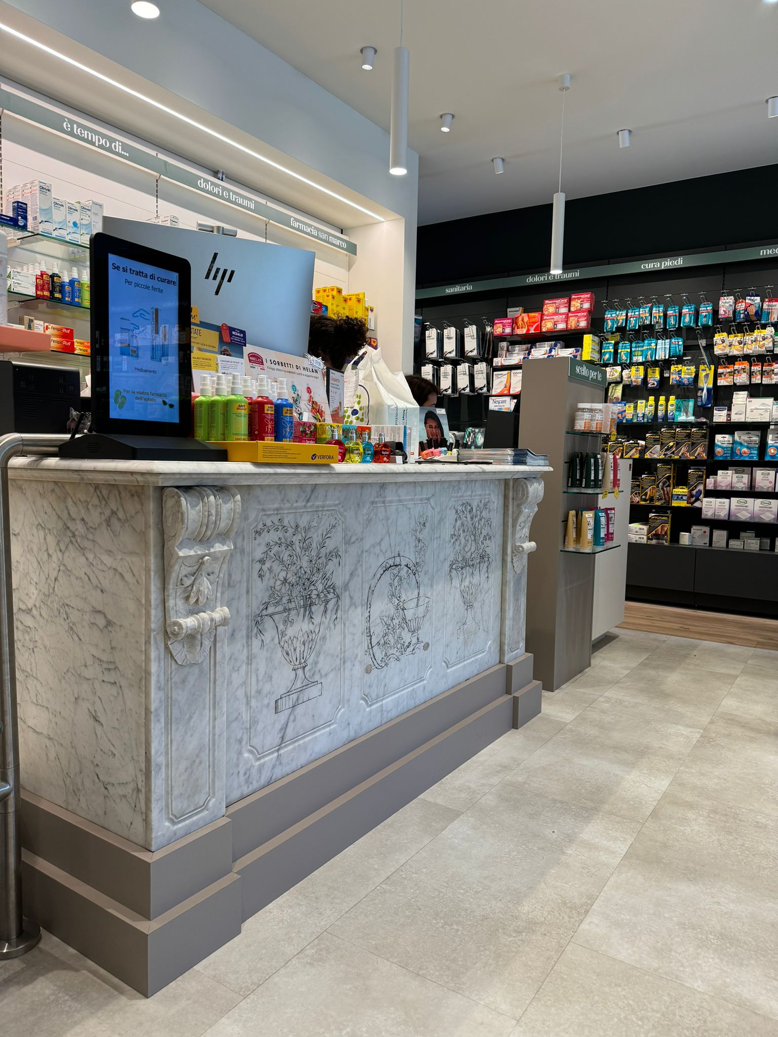 Farmacia San Marco, Vezia (Svizzera) - Progetto di Visual Merchandising e Brand Identity per rinnovare e innovare l’area espositiva – Now Farmacia Farmacia San Marco, Vezia (Svizzera) - Progetto di Visual Merchandising e Brand Identity per rinnovare e innovare l’area espositiva – Now Farmacia