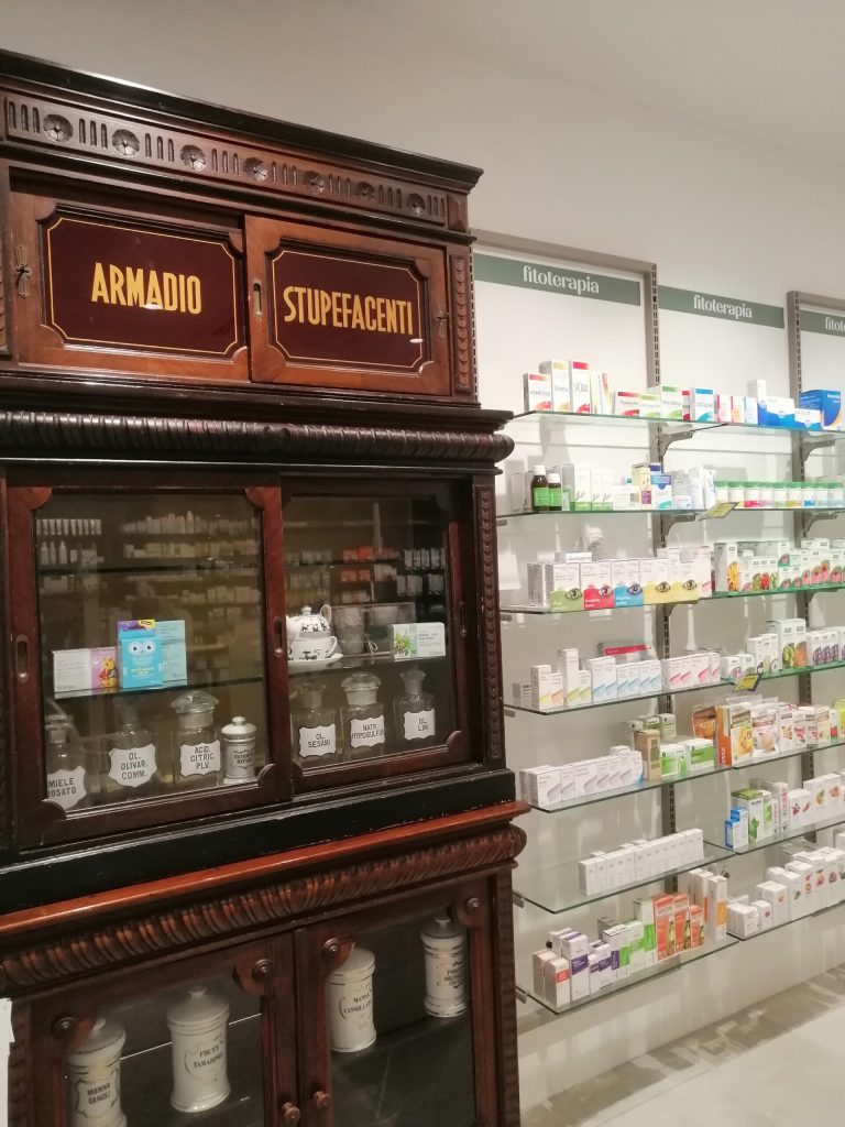 Farmacia San Marco, Vezia (Svizzera) - Progetto di Visual Merchandising e Brand Identity per rinnovare e innovare l’area espositiva – Now Farmacia Farmacia San Marco, Vezia (Svizzera) - Progetto di Visual Merchandising e Brand Identity per rinnovare e innovare l’area espositiva – Now Farmacia