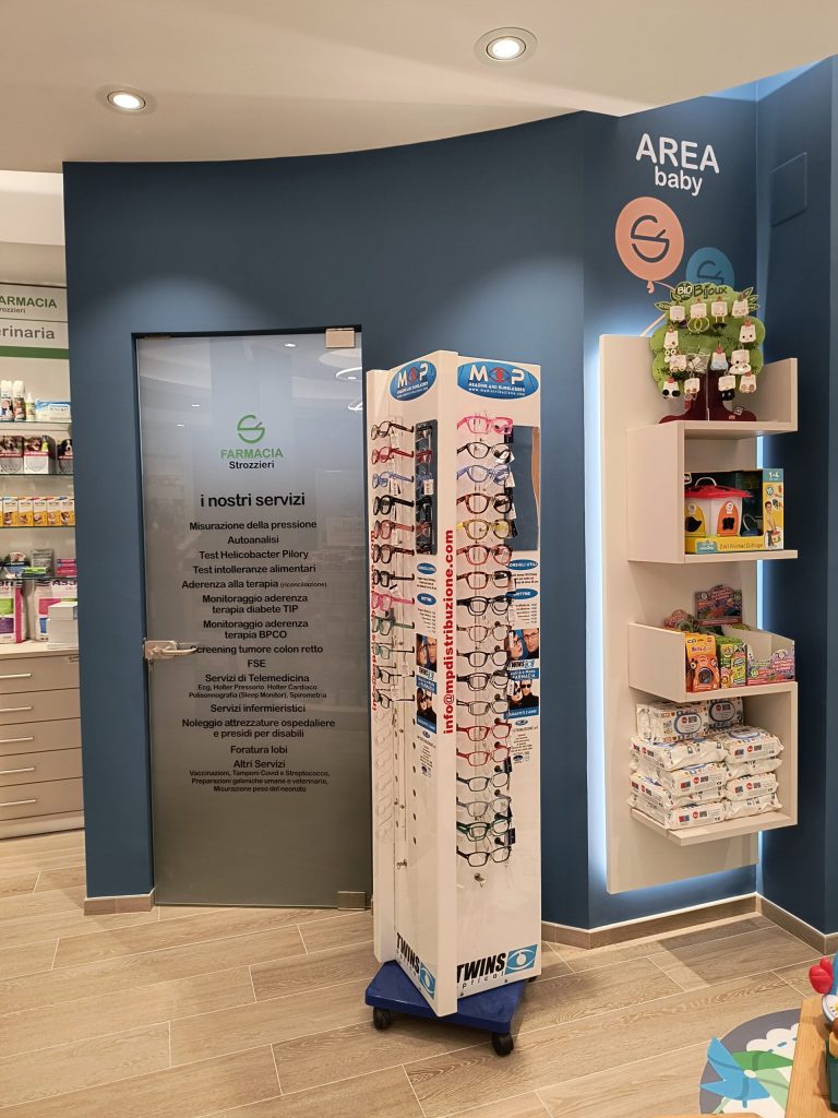 Progetto architettonico e di arredo curvilineo: per Now Progetto Farmacia un allestimento che è stato una vera sfida in termini di spazi espositivi – Now Farmacia Progetto architettonico e di arredo curvilineo: per Now Progetto Farmacia un allestimento che è stato una vera sfida in termini di spazi espositivi – Now Farmacia