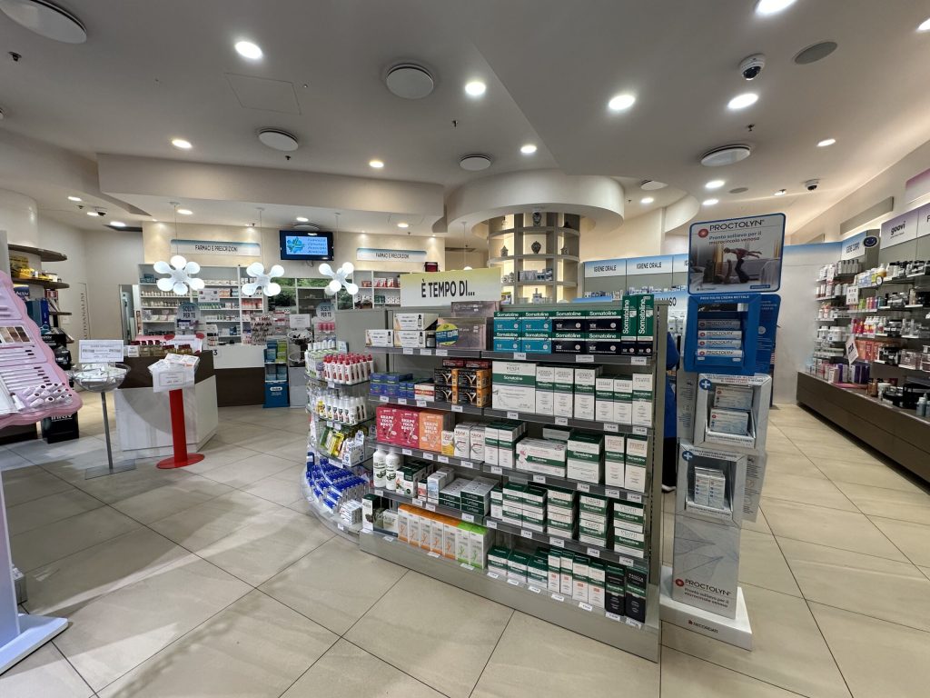 Clienti e farmacisti al centro: progetto di remise en forme per le Farmacie Comunali di Peschiera Borromeo, lay out commerciale, ricategorizzazione e comunicazione – Now Farmacia Clienti e farmacisti al centro: progetto di remise en forme per le Farmacie Comunali di Peschiera Borromeo, lay out commerciale, ricategorizzazione e comunicazione – Now Farmacia
