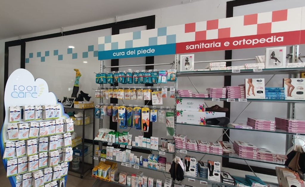 Riconfigurazione del lay out commerciale, riorganizzazione dei category, progetto di grafica e comunicazione a partire dal logo esistente Far.Com: la Farmacia Comunale 2 si affida a Now – Now Farmacia category