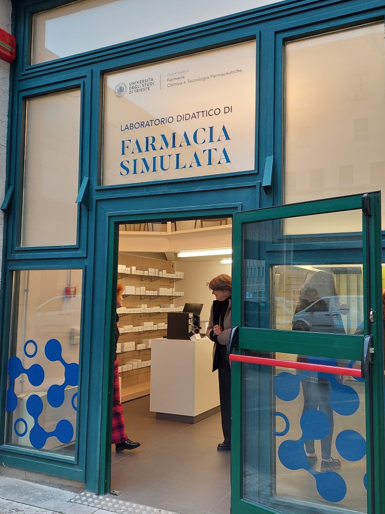 Farmacia simulata: una giornata in Università con i futuri farmacisti – Now Farmacia farmacia