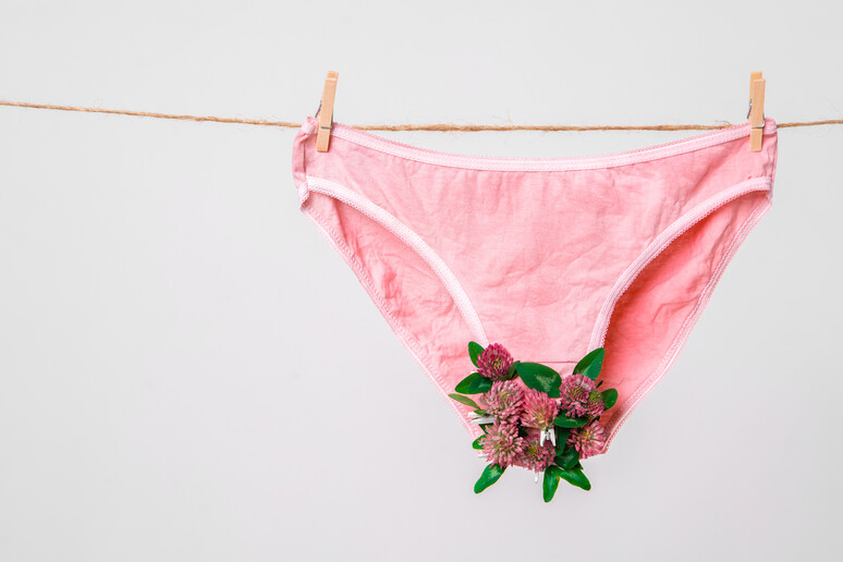 Quando la Farmacia Italiana sarà pronta a proporre un Category dedicato alla Beauty Routine della vulva? "Vagina e Dintorni" 😬 – Now Farmacia vagina